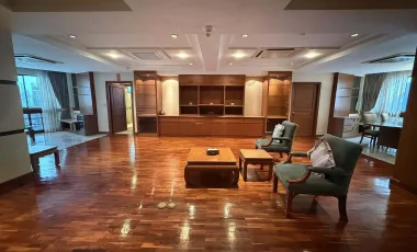 For rent 3 bedrooms condo in Khlong Toei, Bangkok