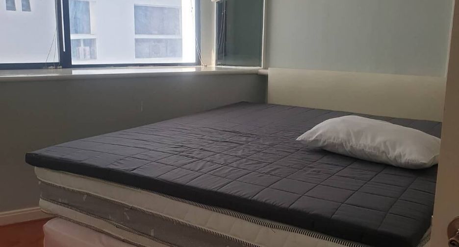 For rent 3 bedrooms condo in Khlong Toei, Bangkok