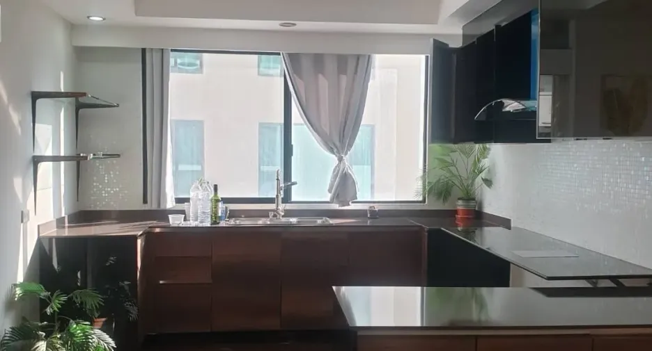 For rent 3 bedrooms condo in Khlong Toei, Bangkok