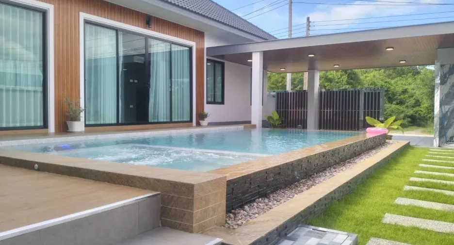 For sale 3 ベッドルーム house in Sattahip, Chonburi