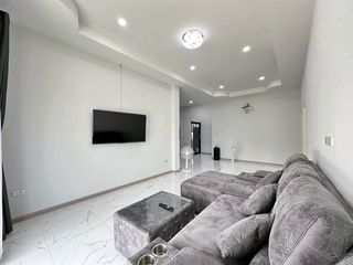 Haus zur Miete mit 3 Zimmer in Bang Lamung, Chonburi