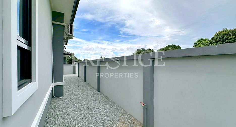 For rent 3 bedrooms house in East Pattaya, Pattaya