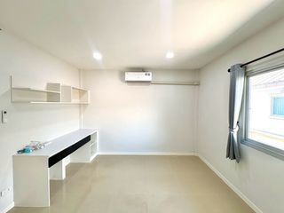 出租 和 出售 4 卧室 联排别墅 在 Bang Khen, 曼谷