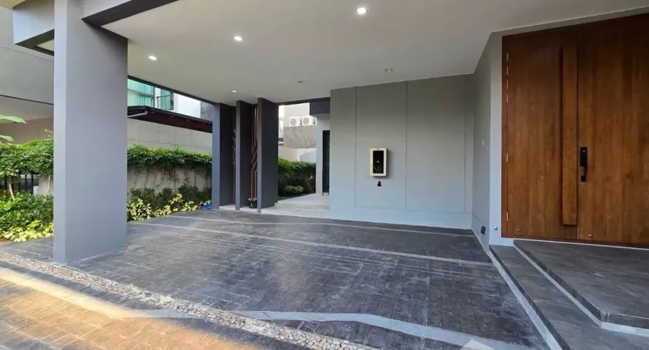 For rent そして for sale 4 ベッドルーム house in Suan Luang, Bangkok