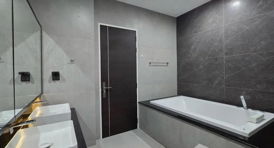 For rent そして for sale 4 ベッドルーム house in Suan Luang, Bangkok