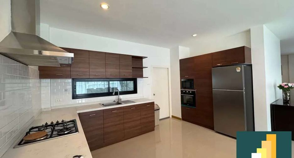 Casa en alquiler de 3 habitaciones en East Pattaya, Pattaya