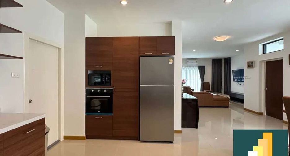 Casa en alquiler de 3 habitaciones en East Pattaya, Pattaya