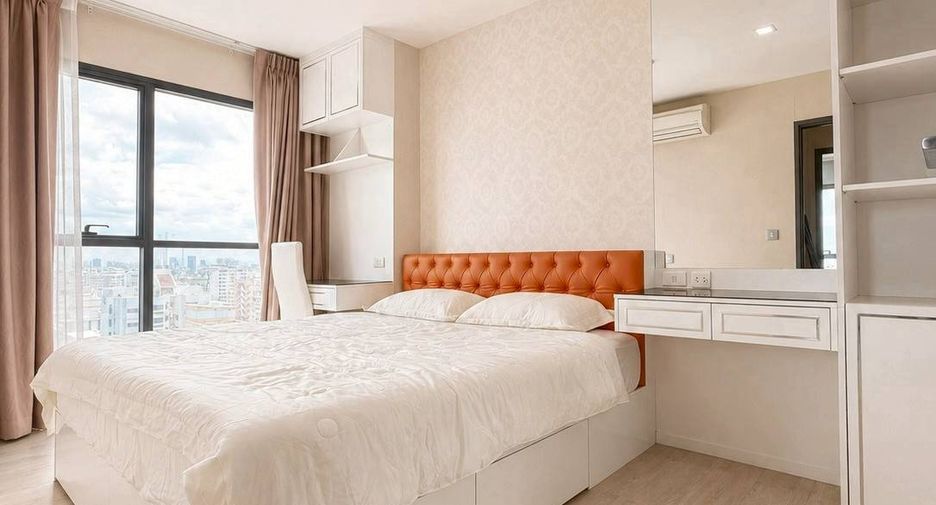 Продажа 2 спальни кондо в Ратчатхещи, Бангкок