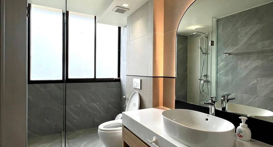 For sale 2 bedrooms condo in Watthana, Bangkok