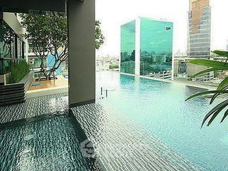 For sale 1 Beds condo in Phaya Thai, Bangkok
