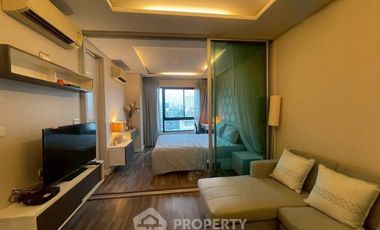 For sale 1 bed condo in Yan Nawa, Bangkok