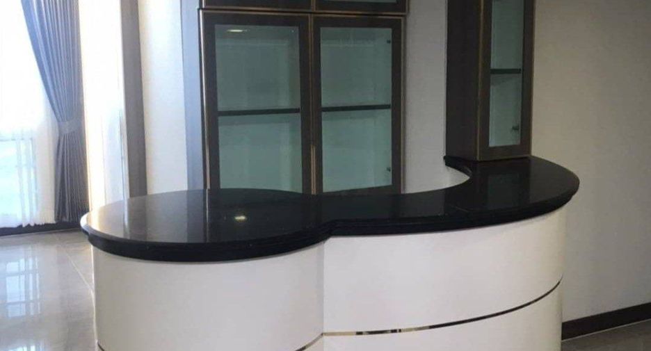 For rent 3 ベッドルーム condo in Khlong Toei, Bangkok