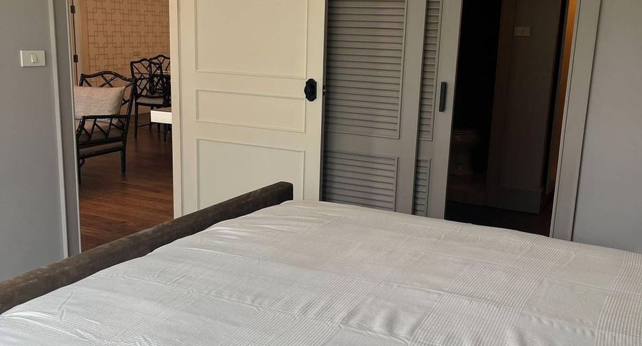 For rent 2 bedrooms condo in Pathum Wan, Bangkok
