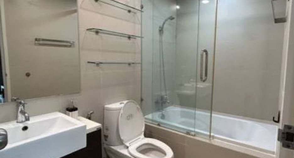 For rent 2 bedrooms condo in Khlong Toei, Bangkok