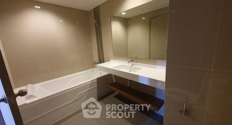 For rent 2 bedrooms condo in Phra Khanong, Bangkok