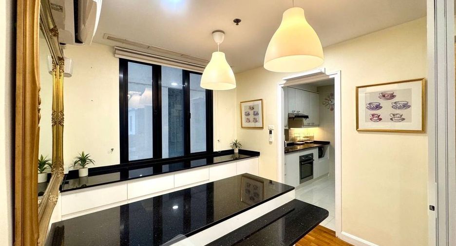 For rent 2 bedrooms condo in Sathon, Bangkok