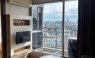 For rent 2 bedrooms condo in Huai Khwang, Bangkok