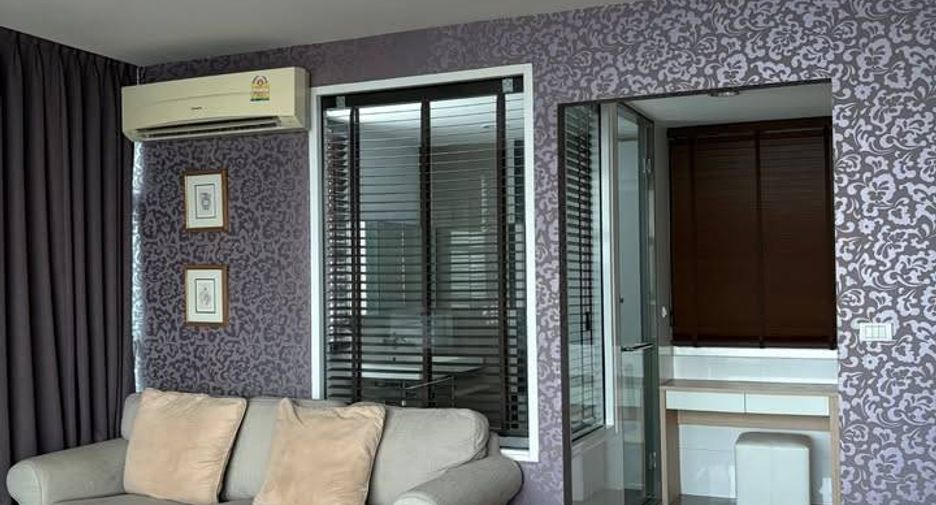 For rent 2 bedrooms condo in Huai Khwang, Bangkok