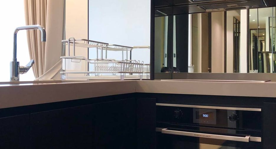 Wohnung zur Miete mit 2 Zimmer in Pathum Wan, Bangkok