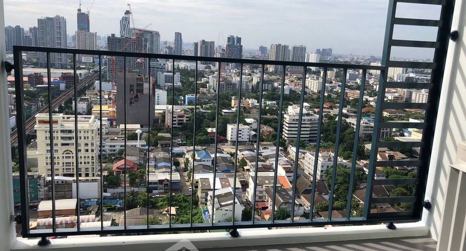 À louer 2 chambres condo à Phra Khanong, Bangkok