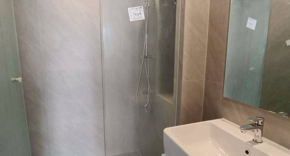 Wohnung zur Miete mit 1 Zimmer in Bang Rak, Bangkok