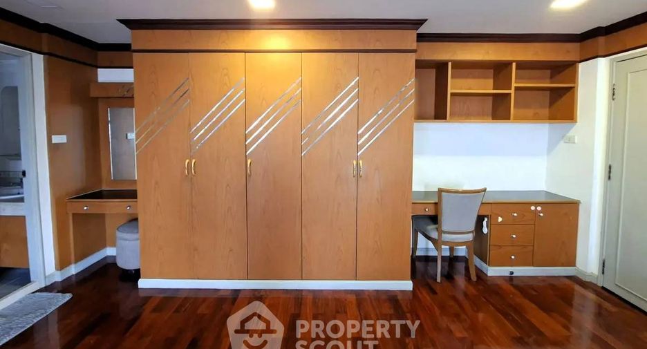 Apartment zur Miete mit 3 Zimmer in Watthana, Bangkok