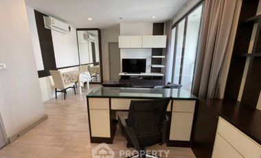 For rent 2 bedrooms condo in Huai Khwang, Bangkok