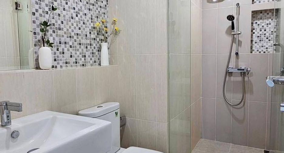Wohnung zur Miete mit 2 Zimmer in Huai Khwang, Bangkok