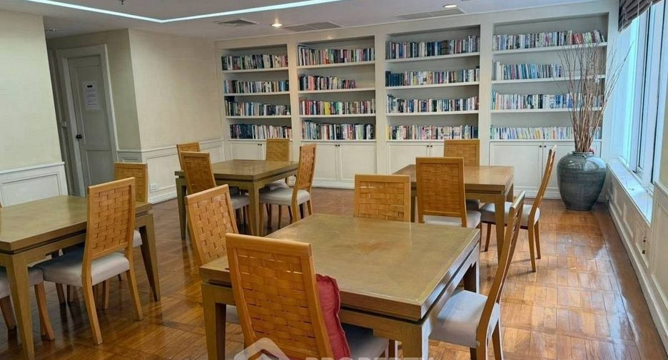 For rent 2 bedrooms condo in Pathum Wan, Bangkok