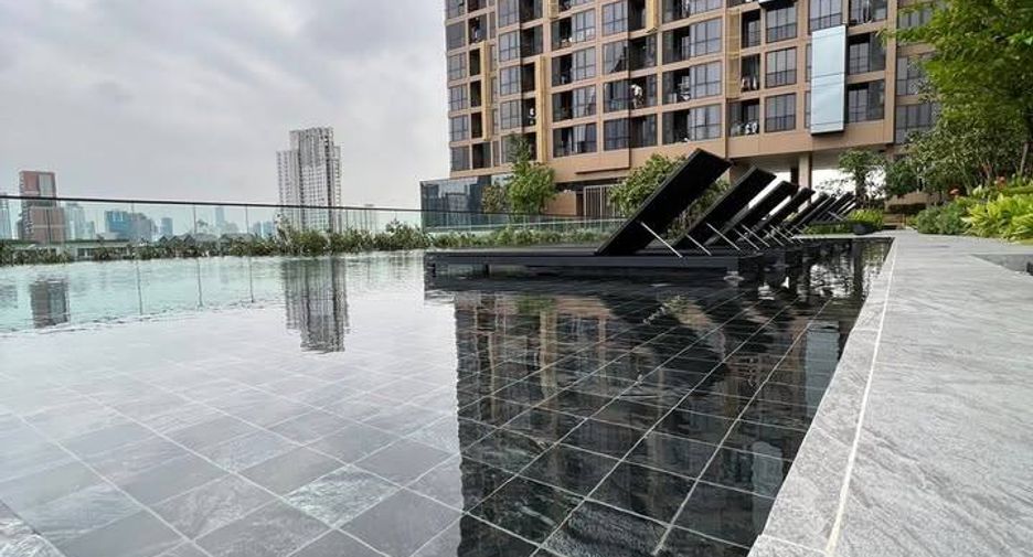 Condo en alquiler de 2 habitaciones en Khlong Toei, Bangkok