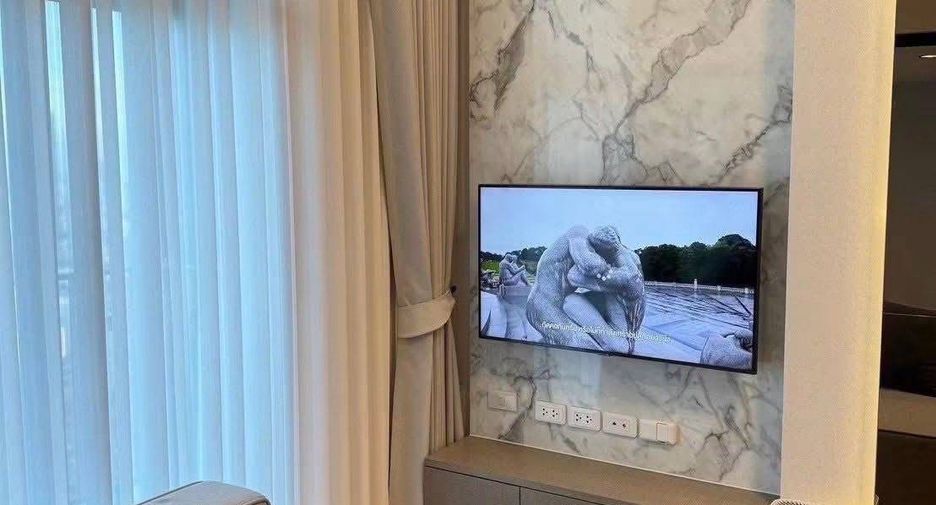 For rent 2 bedrooms condo in Huai Khwang, Bangkok