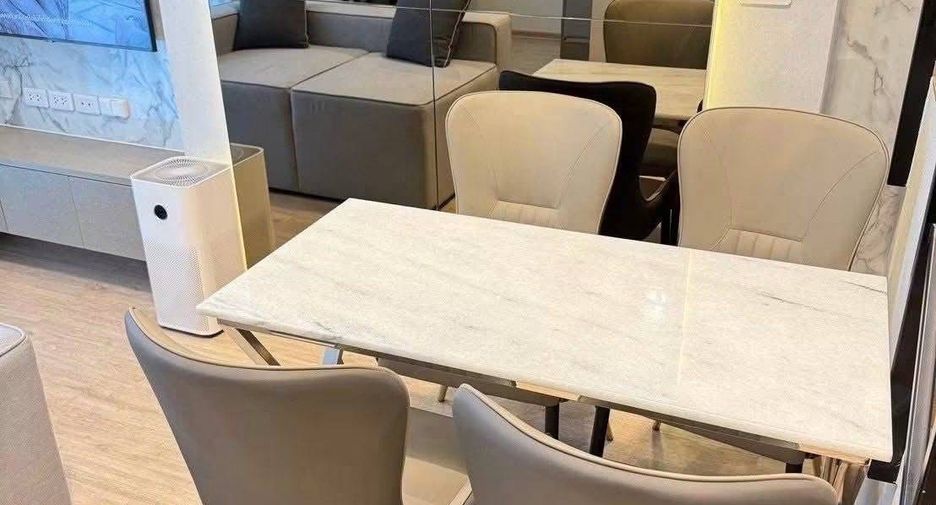 For rent 2 bedrooms condo in Huai Khwang, Bangkok