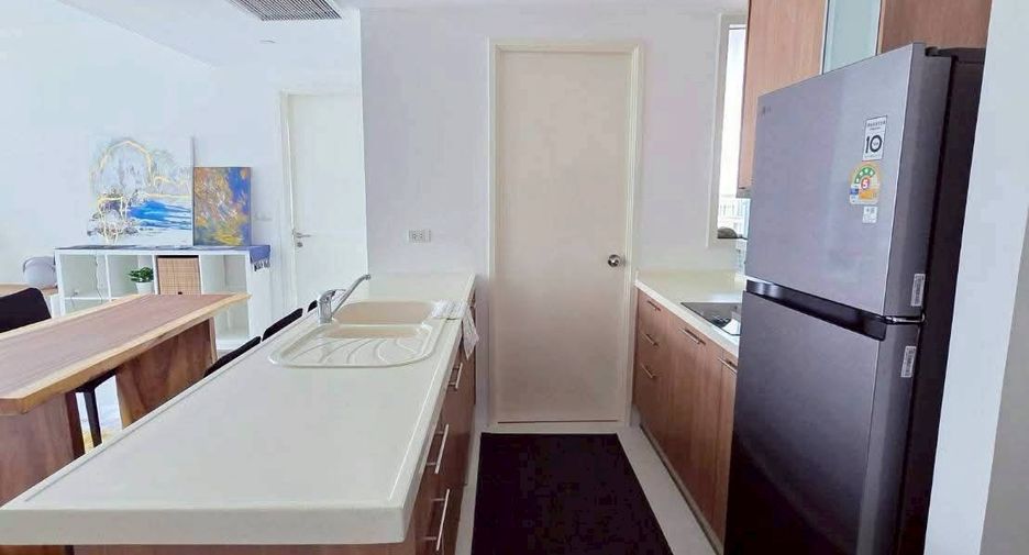 For rent 2 bedrooms condo in Pathum Wan, Bangkok