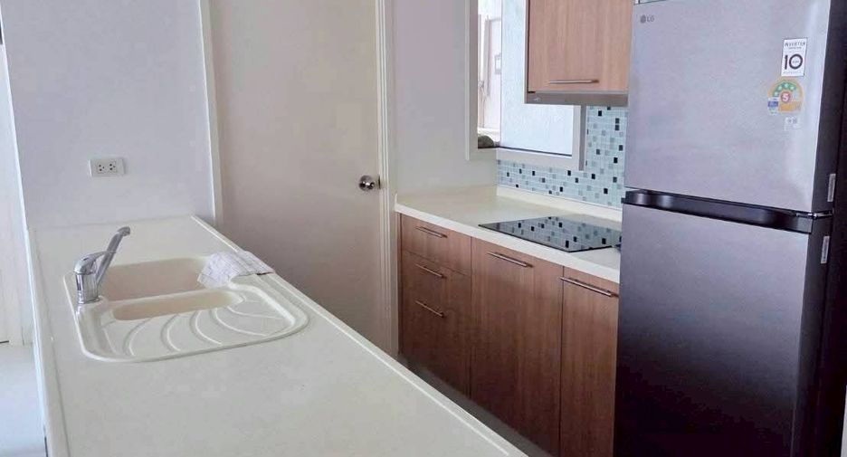 For rent 2 bedrooms condo in Pathum Wan, Bangkok