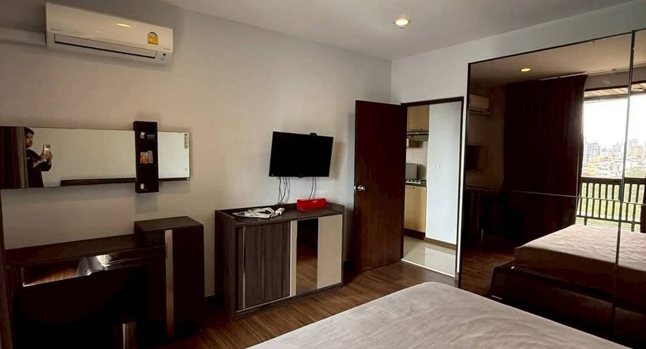 For rent 1 bed condo in Watthana, Bangkok