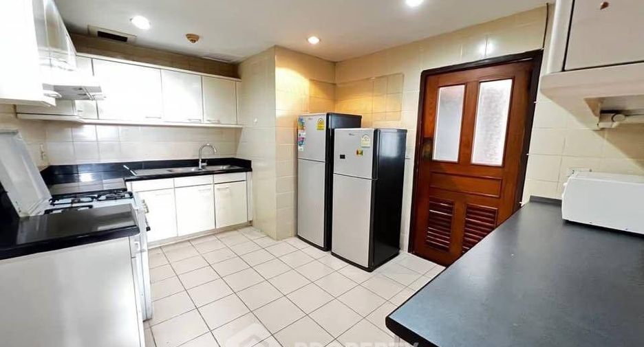 For rent 3 ベッドルーム condo in Khlong Toei, Bangkok