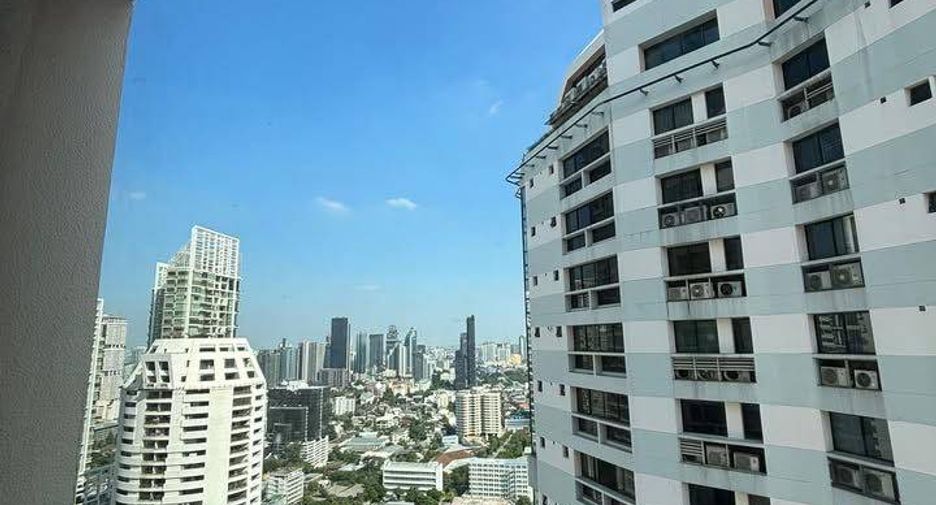 For rent 3 ベッドルーム condo in Khlong Toei, Bangkok