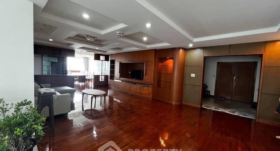 For rent 3 ベッドルーム condo in Khlong Toei, Bangkok