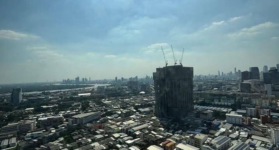 For rent 3 ベッドルーム condo in Khlong Toei, Bangkok
