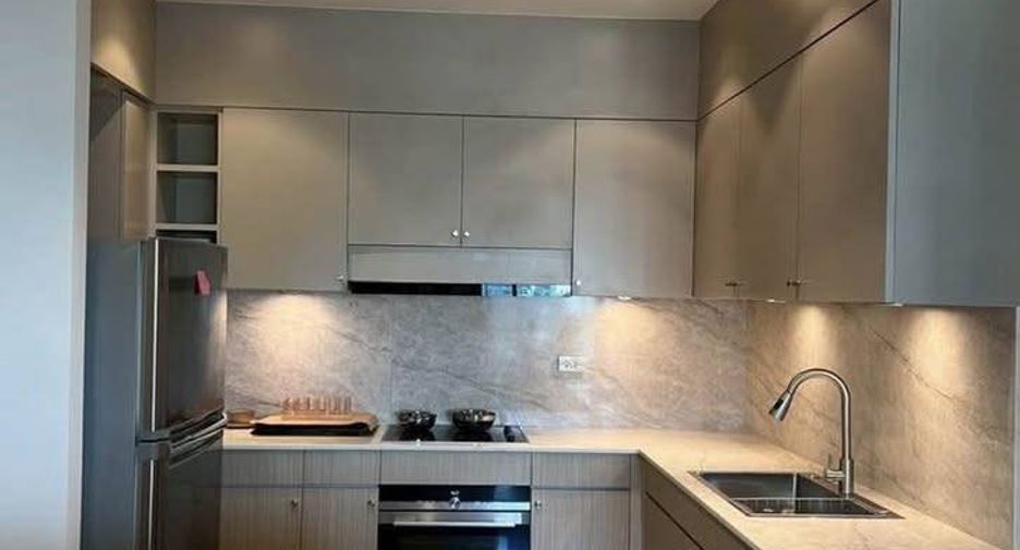 For rent 3 bedrooms apartment in Pathum Wan, Bangkok
