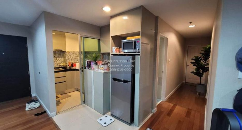 For rent 3 bedrooms condo in Huai Khwang, Bangkok
