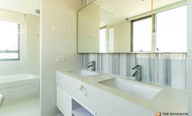For sale 2 bedrooms condo in Khlong Toei, Bangkok
