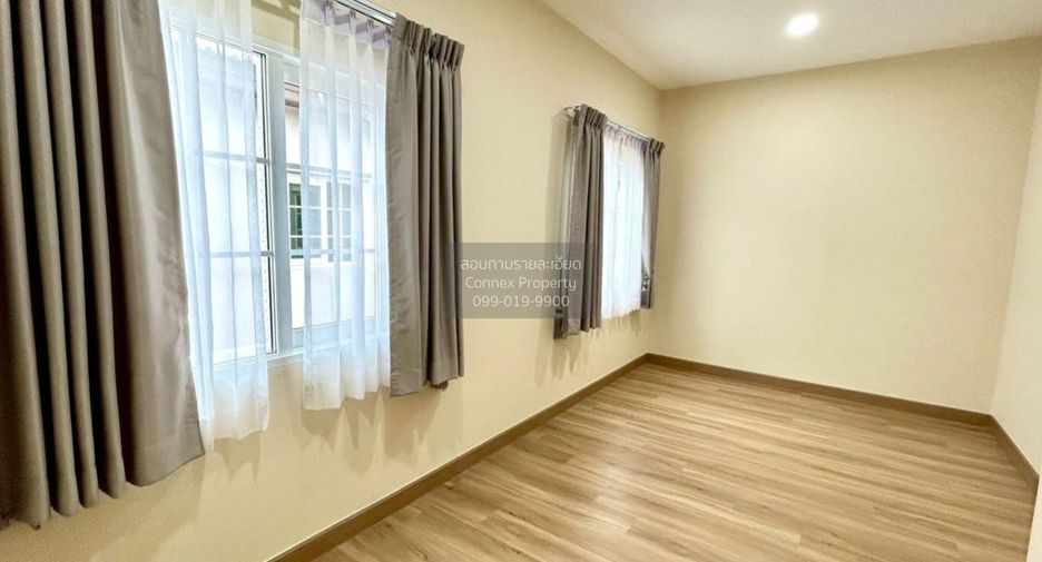 À louer 3 chambres maison de ville à Thanyaburi, Pathum Thani