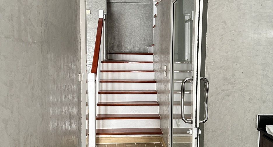 Reihenhaus zum Kauf mit 3 Zimmer in Bang Kapi, Bangkok