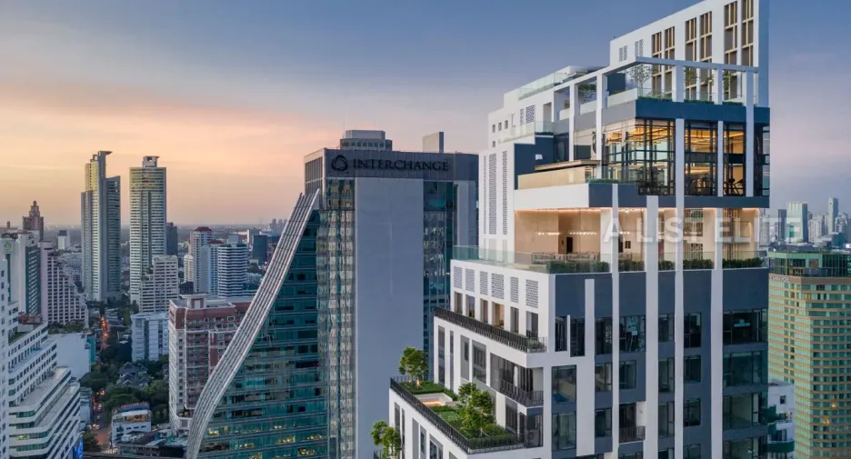 Продажа 2 спальни кондо в Кхлонг Тоеи, Бангкок