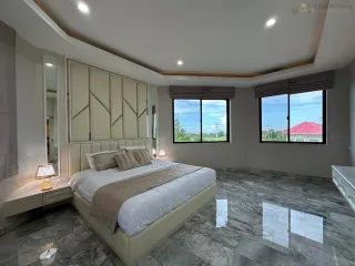For sale 4 ベッドルーム villa in Bang Lamung, Chonburi