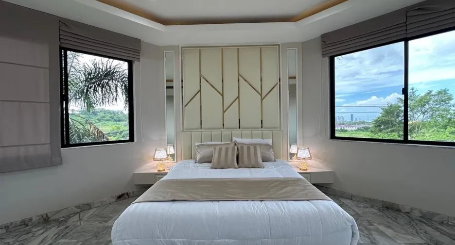 Villa zum Kauf mit 4 Zimmer in East Pattaya, Pattaya