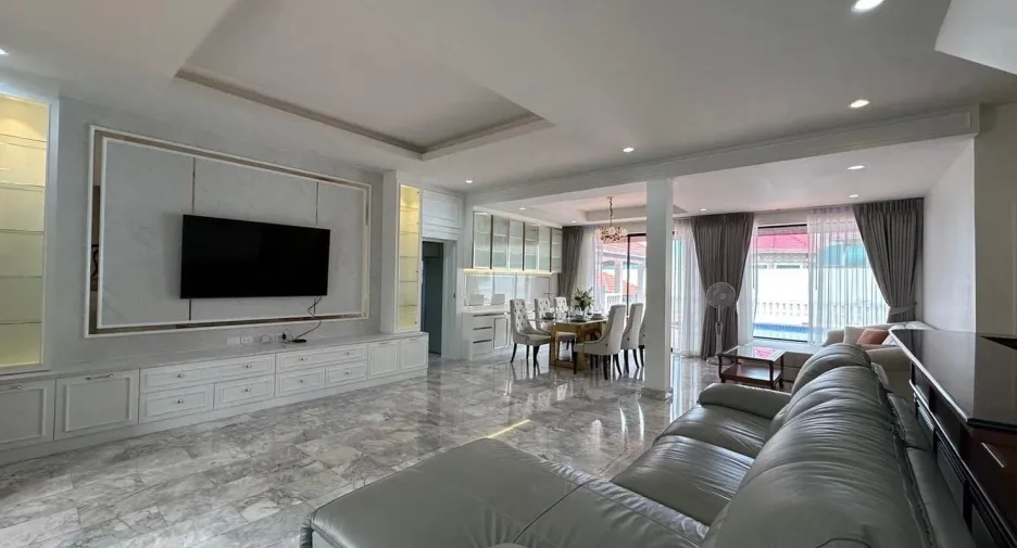 Villa zum Kauf mit 4 Zimmer in East Pattaya, Pattaya