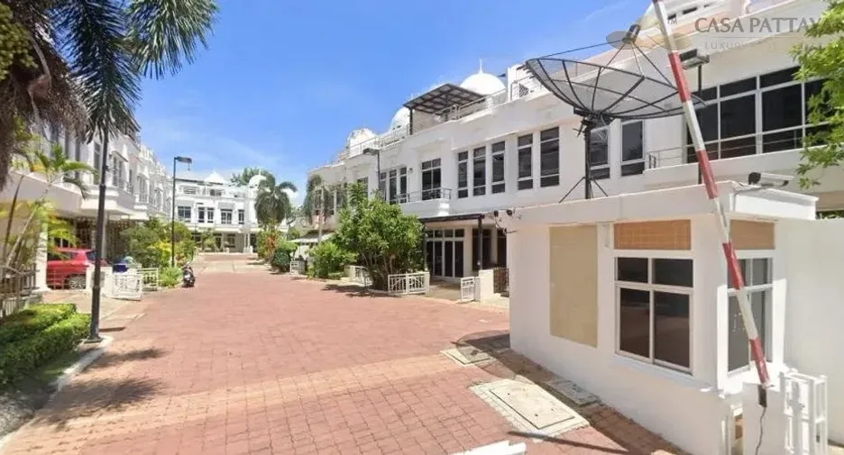 For sale 3 bedrooms villa in North Pattaya, Pattaya