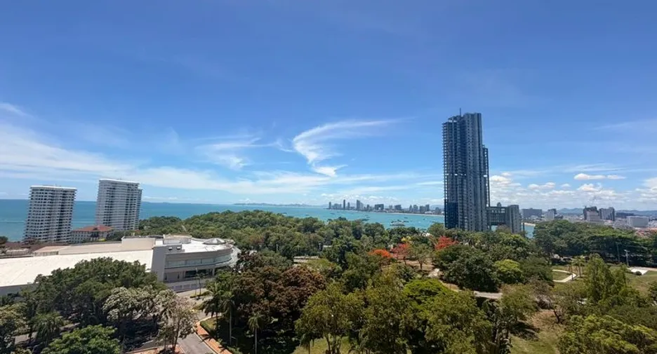 出售 2 卧室 公寓 在 Pratumnak, 芭提雅